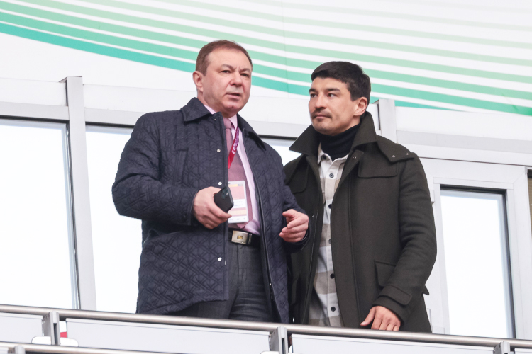 Среди клубных менеджеров сильнее всех зарекомендовал себя Шамил Хуснутдинов (слева), усилились позиции и у гендиректора стадиона «Ак Барс Арена» Радика Миннахметова