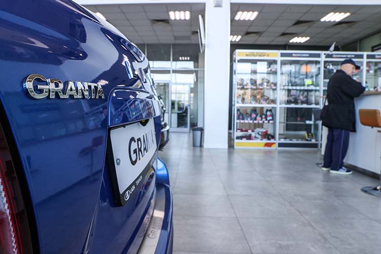 «Автоваз» планирует летом 2023 года начать производство автомобилей Lada Granta, оснащенных антиблокировочной системой тормозов