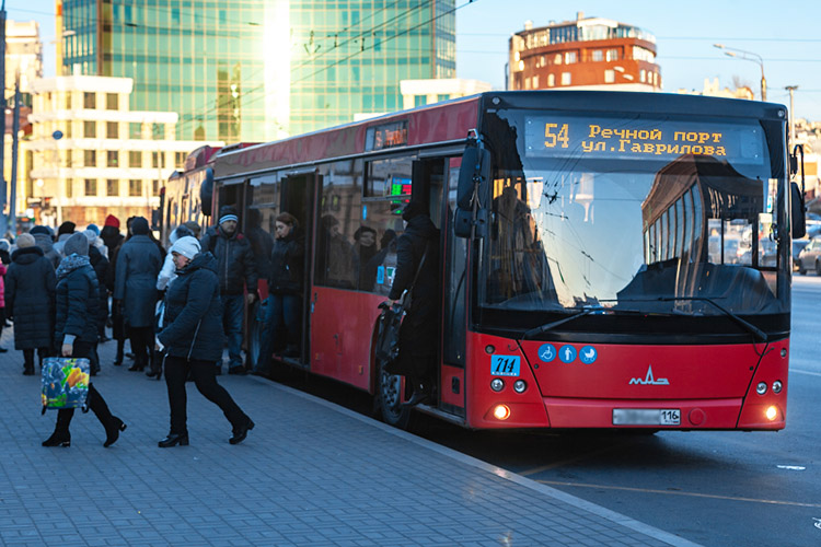 Обновить автобусы Казани предприятия по муниципальному контракту должны были в 2022 году. Но власти отложили требование после начала спецоперации на Украине
