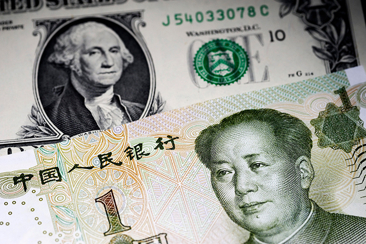 «Сможет ли юань стать заменой? Постепенно да. Потому что и доллар, и евро стали для нас токсичными валютами. И на вопрос, будут ли найдены альтернативы и будет ли крупнейшей из них юань, ответ — конечно, да»