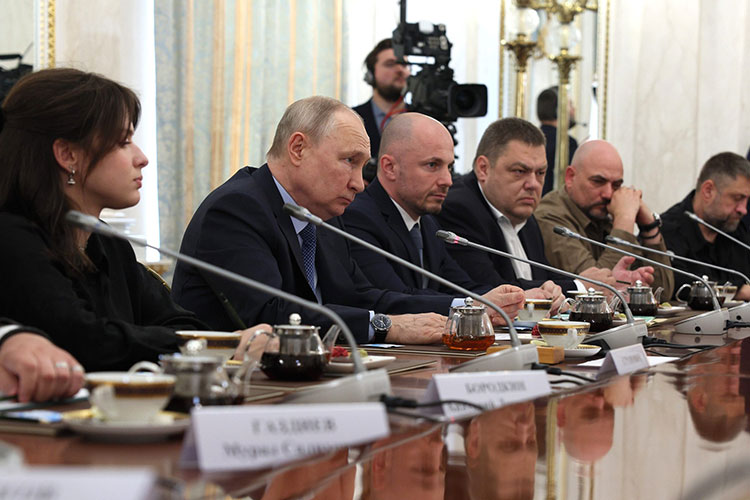 На этой неделе Владимир Путин встретился с военкорами и блогерами и сделал ряд важных заявлений
