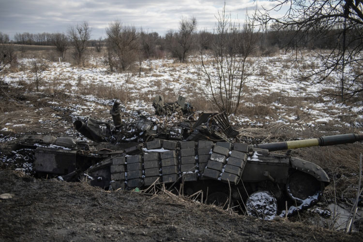 На фото: Разбитая военная техника Вооруженных сил Украины в районе Северодонецка Луганской народной республики
