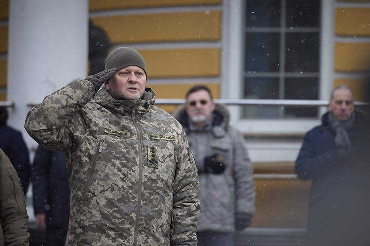 «Для поддержки рейтинга в эфир выставили то ли живого, то ли мертвого руководителя разведки Украины» (на фото – Валерий Залужный)