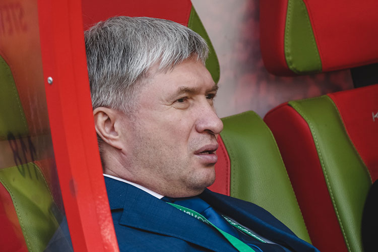 В самый разгар летнего трансферного окна «Рубин» прекратил сотрудничество со спортивным директором Эдуардом Сафоновым — всего через полгода после его возобновления.