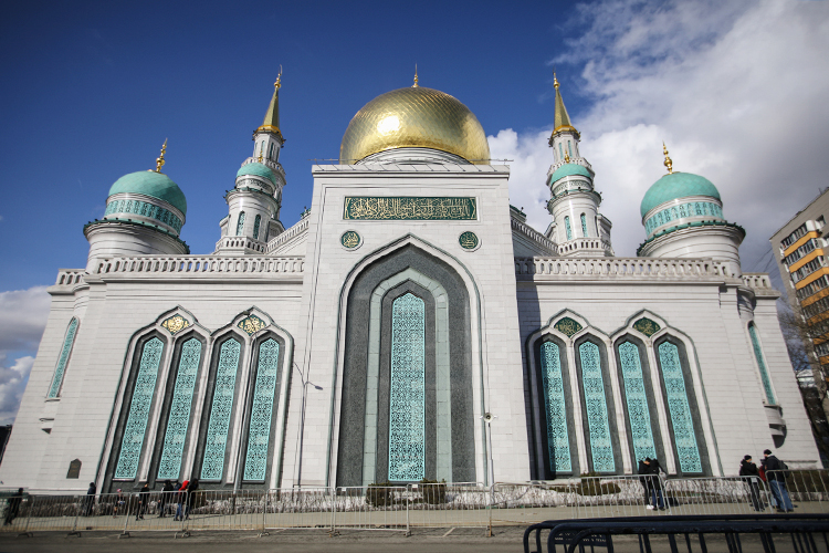 «Да, в Москве большая мечеть, люди ей гордятся, ничего плохого про нее сказать нельзя. Но не было и цели сделать из нее здание-символ, который бы вывел на другой уровень восприятие у той части общества, которая исповедует ислам»