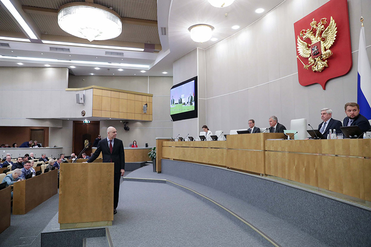 Глава минфина РФ Антон Силуанов приехал к депутатам, чтобы еще раз заверить, что прошлый год при всех проблемах прошли хорошо, а найденные нарушения на 1,7 трлн рублей несерьезные