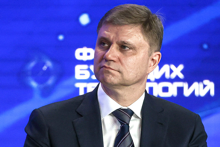 Генеральный директор ОАО «Российские железные дороги» Олег Белозероврассказал Путину о том, что компания занимает заметное место среди лидеров по протяженности квантовой сети
