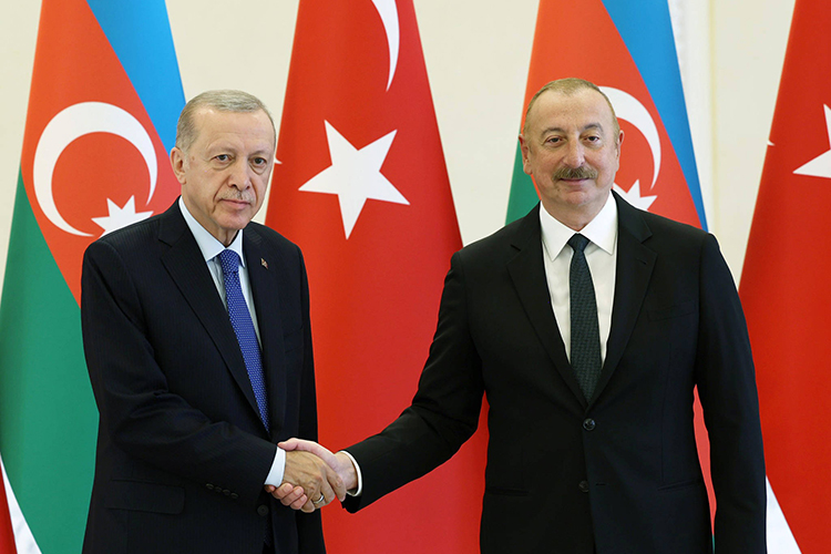 В целом Турция единодушна в поддержке азербайджанской стороны