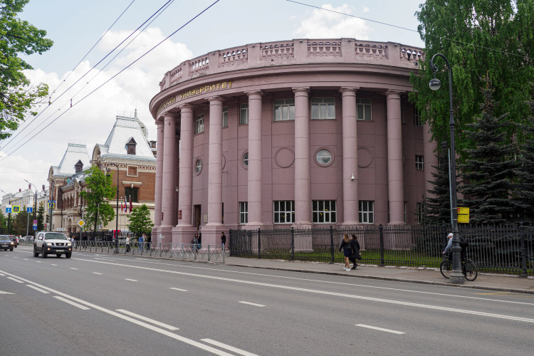 КНИТУ-КХТИ в Казани согласно госзаданию и контрольным цифрам приема в 2023 году планирует набрать на бюджет 4249 студентов