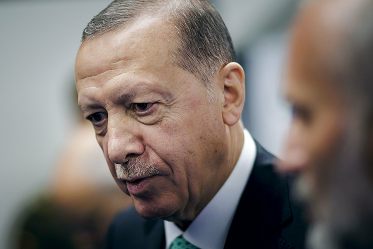 По словам президента Турции Реджепа Тайипа Эрдогана, «зерновая сделка ушла в историю». Тем не менее, он считает, что Владимир Путин по-прежнему намерен продлить сделку