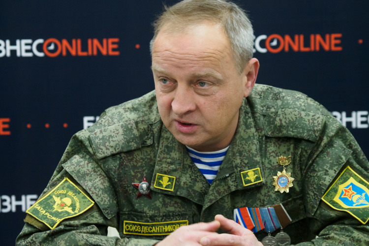 Юрий Суворов: «Заметил, что больше стало людей, которые помогали нам раньше с гуманитаркой, а сейчас готовы уже сами пойти на фронт. Они звонят, спрашивают, где можно заключить первый контракт, с кем лучше, где сейчас хорошие командиры и так далее»