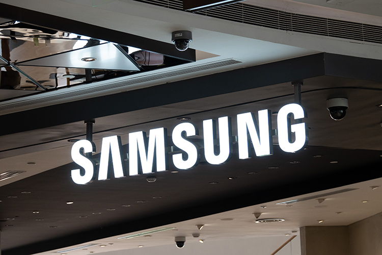 Samsung, как пишет Dunya, выделит Украине $8 млрд на восстановление. Onur Group, в свою очередь, является одним из крупнейших подрядчиков и работодателей на Украине