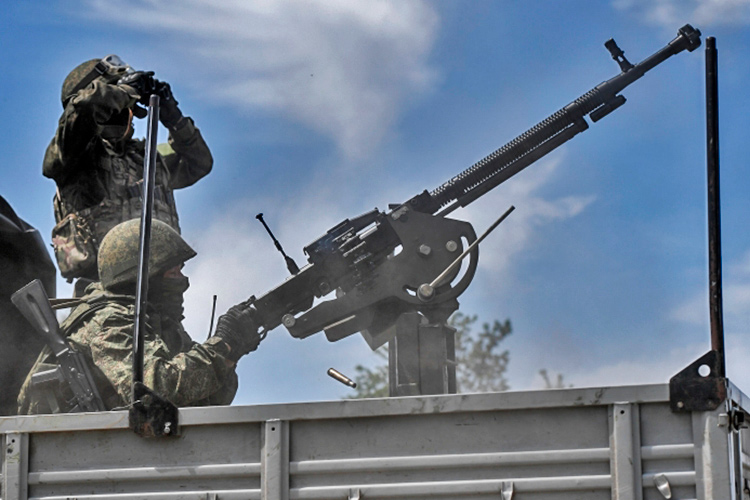 Ночью средства ПВО и радиоэлектронной борьбы отразили атаку беспилотниками на востоке Крыма