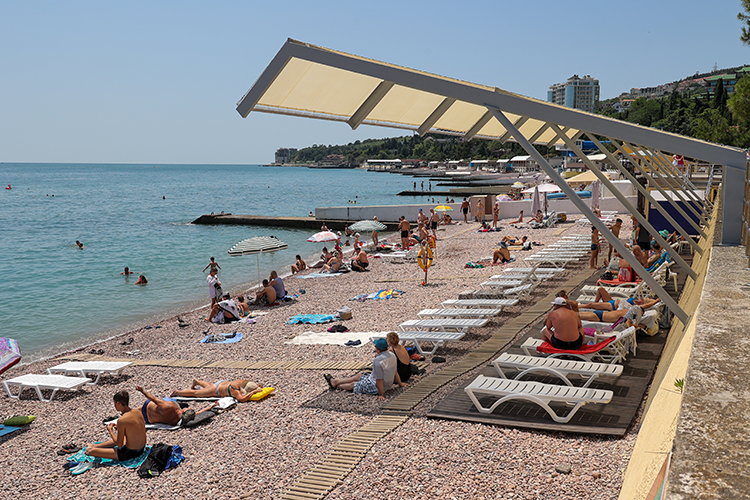 По словам представителей отрасли, паника у туристов, отказывавшихся от поездок в Крым, ограничилась понедельником-вторником
