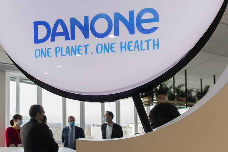 Danone в октябре 2022 года объявила о намерении передать операционный контроль над бизнесом в России