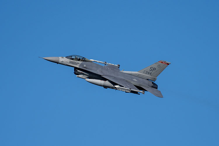 США планируют передать Украине истребители F-16 уже до конца 2023 года, рассказа координатор по стратегическим коммуникациям в Совете нацбезопасности Джон Кирби. Однако, по его мнению, ход боевых действий они не изменят