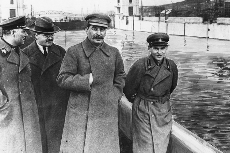 Сегодня о некоторых явлениях общественной жизни можно услышать: «при Сталине бы их…», «при Сталине такого не было». Но точно «их бы…» и «не было»?