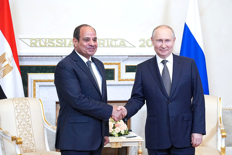 У Владимира Путина уже состоялись встречи с президентом Египта Абдельфаттахом Сиси, премьер-министром Эфиопии Абием Ахмедом, а также с президентом Нового банка развития, учрежденным странами БРИКС, Дилмой Роуссефф
