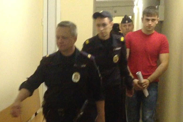 Имя Игоря Богаченко (справа) весь Татарстан узнал в январе 2015 года. Тогда он, инкассатор Сбербанка, организовал дерзкое ограбление посреди рабочего дня, через 5 дней его задержали