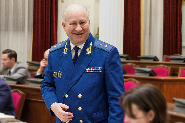 Илдус Нафиков отстранил от должностей руководителя управления по надзору за следствием, дознанием и оперативно-разыскной деятельностью, а также двух его подчиненных