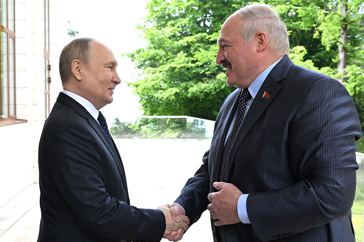 «Александр Григорьевич Лукашенко недавно сказал: «У нас две страны, но одно Отечество». Эта фраза верна, союзное государство России и Белоруссии — это и есть наше Отечество»