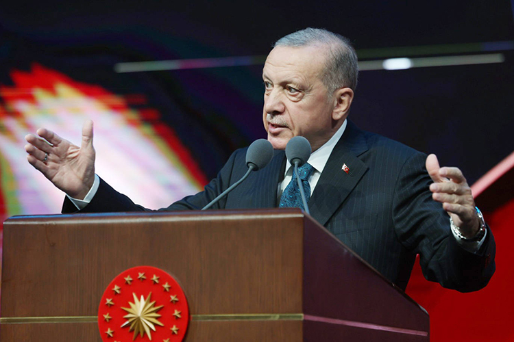 Эрдоган «вновь повторит тезис о том, что в войне не будет победителей, а в мирном процессе — проигравших», сказал источник РИА «Новости» в Анкаре