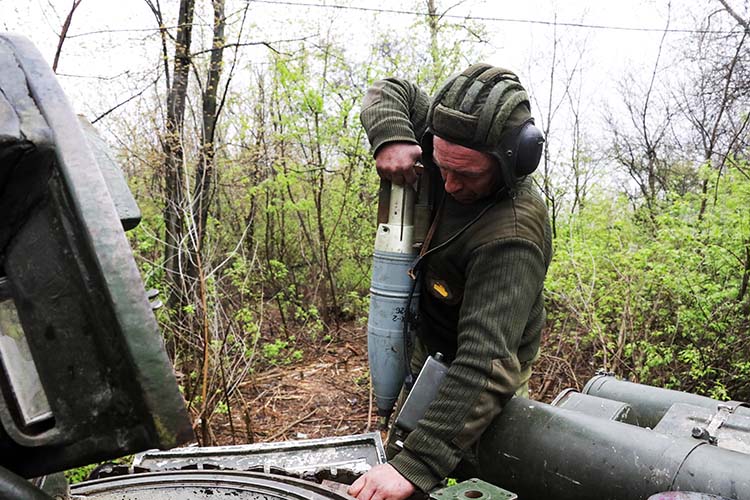 ВС РФ отразили несколько атак противника в направлении Урожайного в ДНР