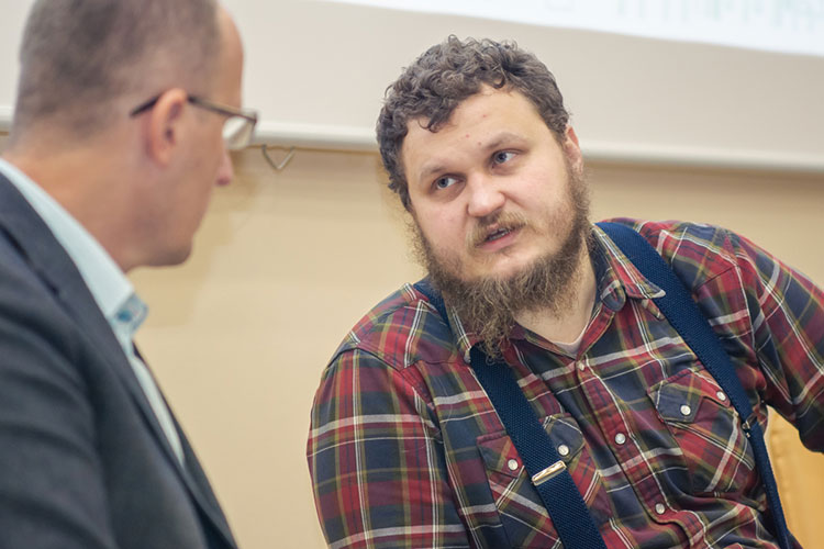 Руководитель проекта «Ягодная Долина» Ильдар Ситдиков: «В любом случае цены вырастут, но я думаю, люди продолжат завозить семена обходными путями — через Казахстан, Киргизию. Семена те же, просто дороже»