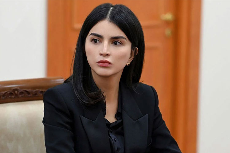 Ряд местных неофициальных СМИ заявили, что дочь действующего главы Узбекистана Шавката Мирзиёева — Саида Мирзиёева — вскоре может возглавить администрацию президента страны
