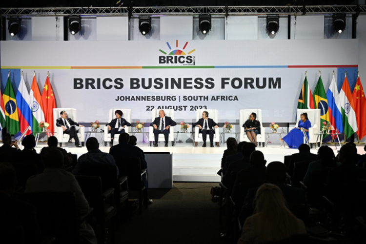 22 августа в южноафриканском Йоханнесбурге открывается XV саммит группы БРИКС (Бразилия, Россия, Индия, Китай, ЮАР) под председательством ЮАР