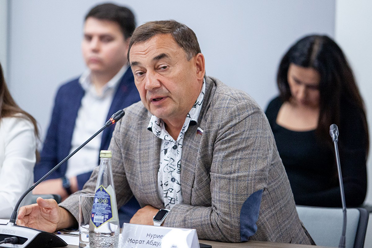 Многие, в том числе депутат Госдумы РФ Марат Нуриев, подписались под пунктом начисления и оплаты объемов вывоза ТКО по факту, а не по нормативу