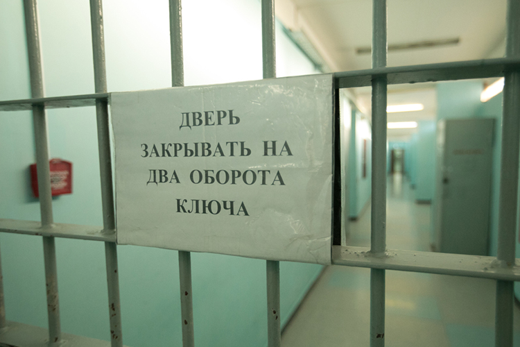 Несмотря на убеждения адвоката, судья Юлия Конышева приняла решение арестовать Купова — он отправится в СИЗО до 26 октября