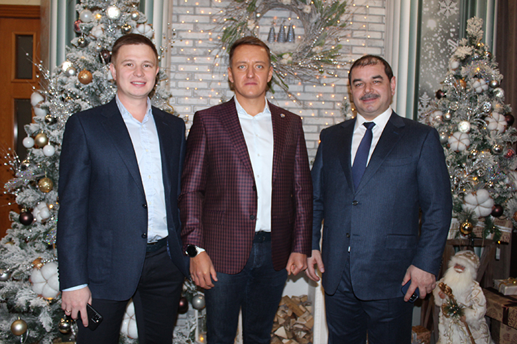 Медведев уверен, что за «Эльбрусом» стоят бывшие учредители ЦСХ Абдрахманов (справа) и Валеев (слева)