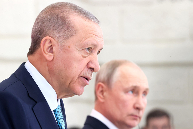 «На переговоры Путина и Эрдогана возлагали большие ожидания, к ним без преувеличения был прикован весь мир. Все хотели понять, будет ли возобновлена «Черноморская инициатива», надеялись, что будут подписаны новые соглашения»