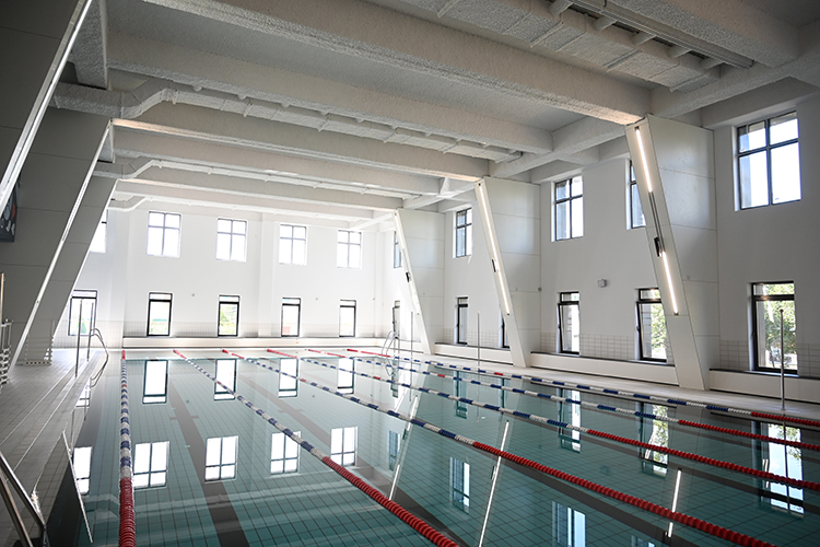 Самое главное и приятное для жителей Альметьевска — спортобъекты, в том числе бассейн, столярную и слесарную мастерскую может посещать любой желающий