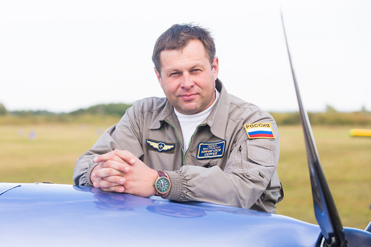 Сергей Минигулов констатирует, что учиться на пилота любителя хочет «огромное количество» людей