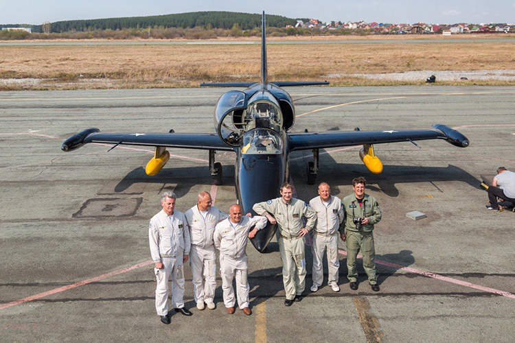 Летчики группы «Русь» (Константин Тимофеев — третий справа) — частые гости Татарстана