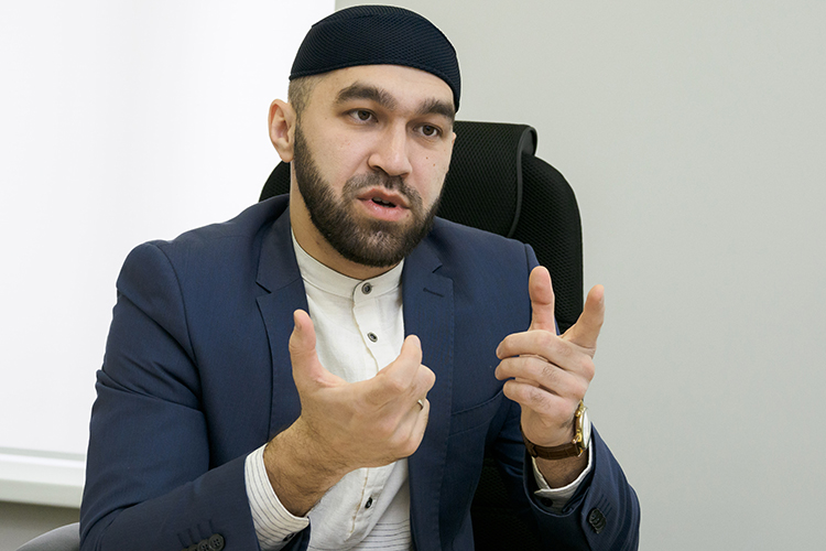 Генеральный директор фонда «Закят» Булат Марданов отчитался о первых результатах, за три месяца было собрано 425 тыс. рублей