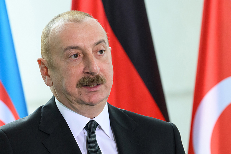 Задачи операции близки к выполнению, отметил вечером помощник президента Алиева