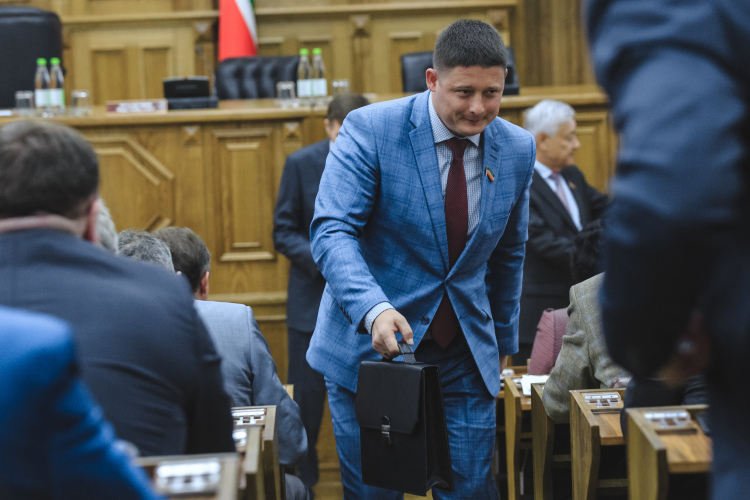 В сентябре 2018 года Хасанов впервые стал депутатом Госсовета РТ