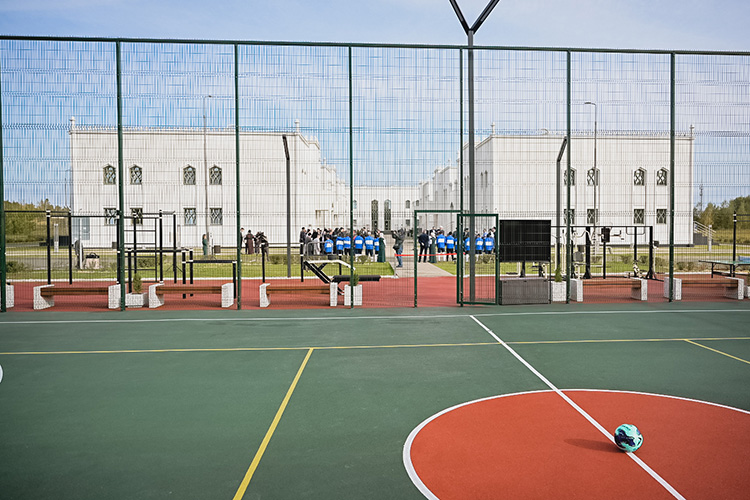 Рано утром на территории Болгарской исламской академии открылась спортивная площадка, общей  площадью 765 квадратных метров