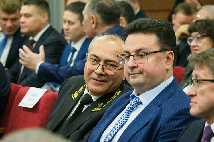 Зампреды ВС РТ Максим Беляев (справа) и Айдар Галиакберов (слева)