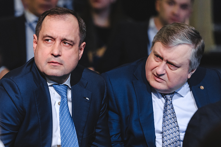 На позиции Валерия Сорокина (справа) повлияли объявленные санкции США в отношении Ак Барс Банка