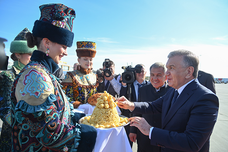 Вчера, 5 октября, в Казань прибыл президент Узбекистана Шавкат Мирзиёев
