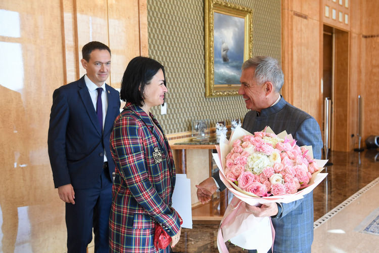 Сегодня Рустам Минниханов встретился в Доме правительства РТ с Ксенией Шойгу