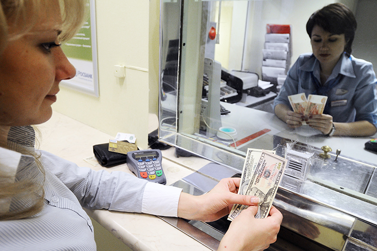 «Увидим 80 рублей за доллар к Новому году»: Путин все-таки включил валютный контроль