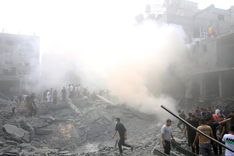 «Израиль и прежде позволял себе регулярно бомбить сектор Газа, равно как и Сирию. Поэтому атака ХАМАС, произведенная утром 7 октября, — это просто атака, очередной эпизод в длительном военном противостоянии, а не начало какого-то нового конфликта»