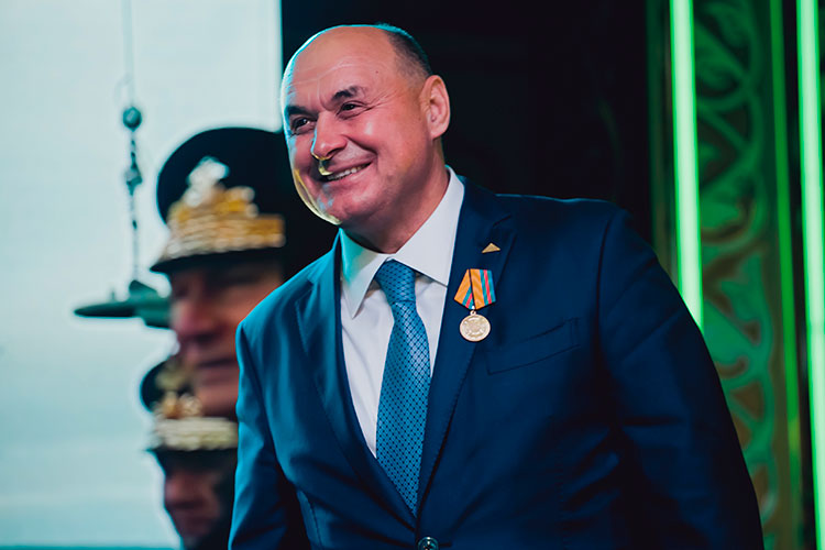 Иван Егоров, который помимо руководящей должности, является еще и одним из крупнейших акционеров АБХ
