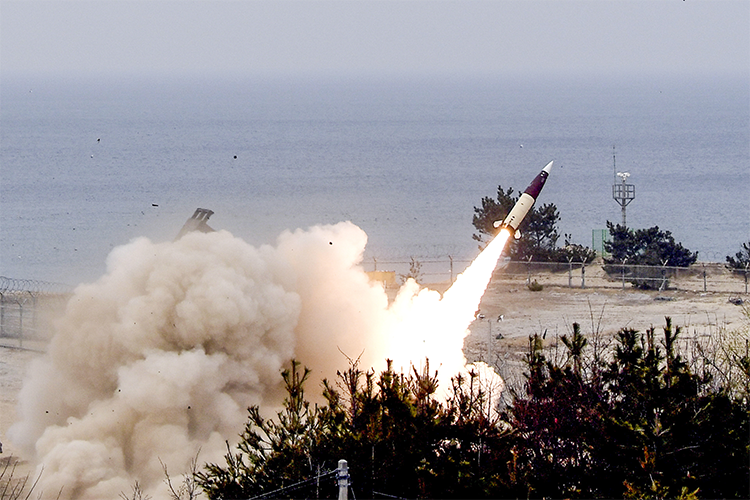 Белый дом подтвердил поставку ракет ATACMS на Украину
