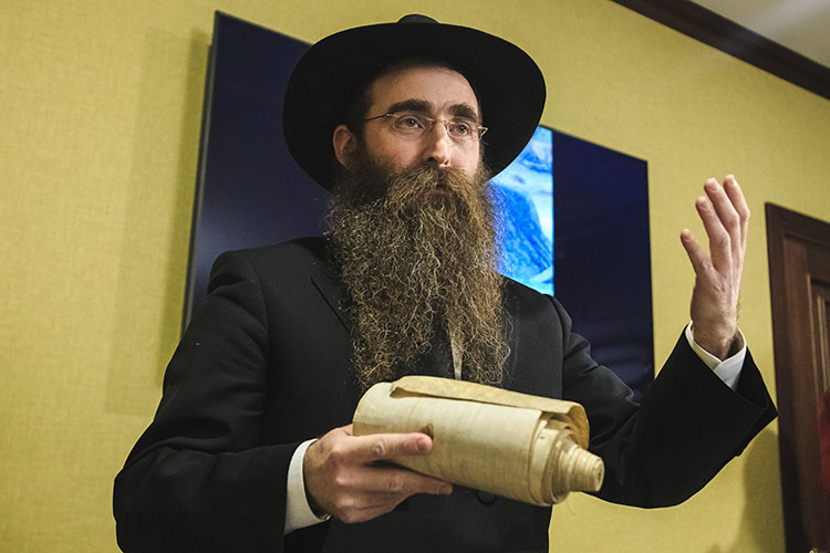 Ицхак Горелик занимается поиском раввина для первой синагоги, которая строится в Набережных Челнах